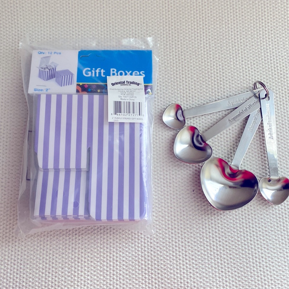 “New Metal Measuring Spoons & Gift Boxes”